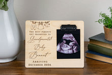 Load image into Gallery viewer, The Best Parents Become Grandparents Baby Pregnancy Announcement Ultrasound Picture Frame