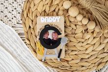 Load image into Gallery viewer, Grilling Dad Father's Day Magnetic Photo Frame for Wallet Sized Photos