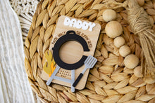 Load image into Gallery viewer, Grilling Dad Father's Day Magnetic Photo Frame for Wallet Sized Photos