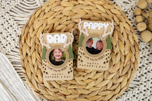 Load image into Gallery viewer, Deer Father's Day Magnetic Picture Frame for Wallet Sized Photos