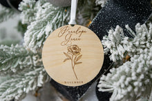 Load image into Gallery viewer, Wooden Birth Month Flower Ornament - Personalized Christmas Ornament for Mom and Grandmothers