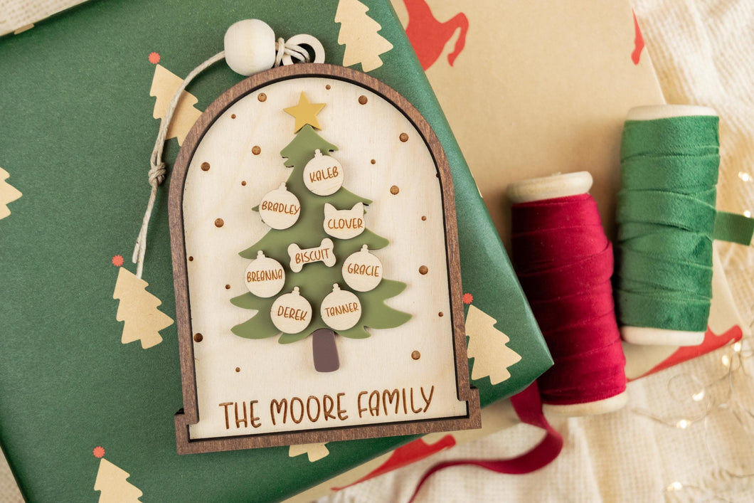 Personalized Family Christmas Tree Ornament, Custom Gift for Family or Grandparents