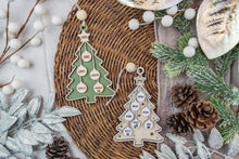 Load image into Gallery viewer, Personalized Family Christmas Ornament | Custom Family Tree Ornament | Grandparent Ornament Gift | Family Name Ornament
