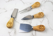 Load image into Gallery viewer, Personalized Monogram Letter Wreath Cheese Knife Set
