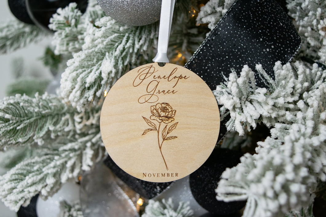 Wooden Birth Month Flower Ornament - Personalized Christmas Ornament for Mom and Grandmothers